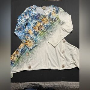 NWT tunic short with necklace.